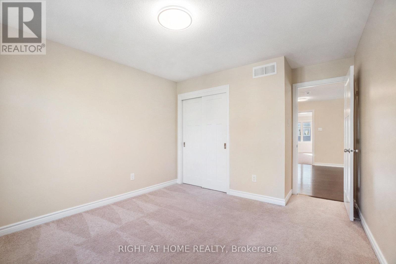 928 Bunchberry Way, Ottawa, Ontario  K1T 0L6 - Photo 36 - X12420281