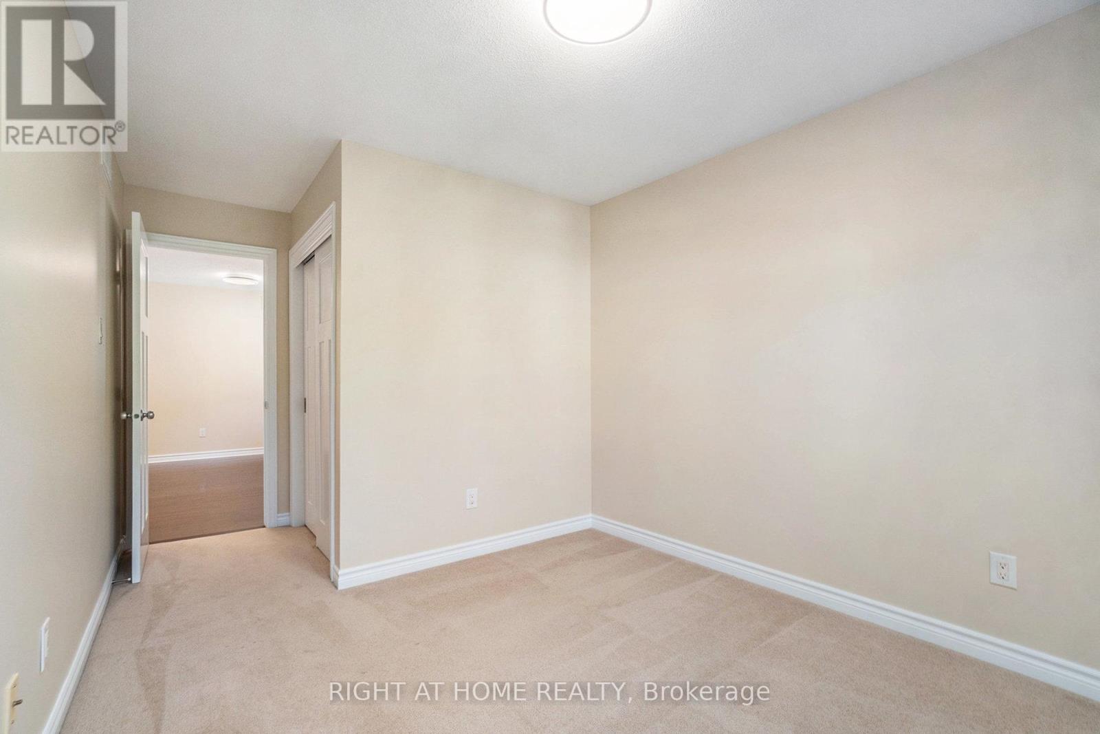 928 Bunchberry Way, Ottawa, Ontario  K1T 0L6 - Photo 38 - X12420281