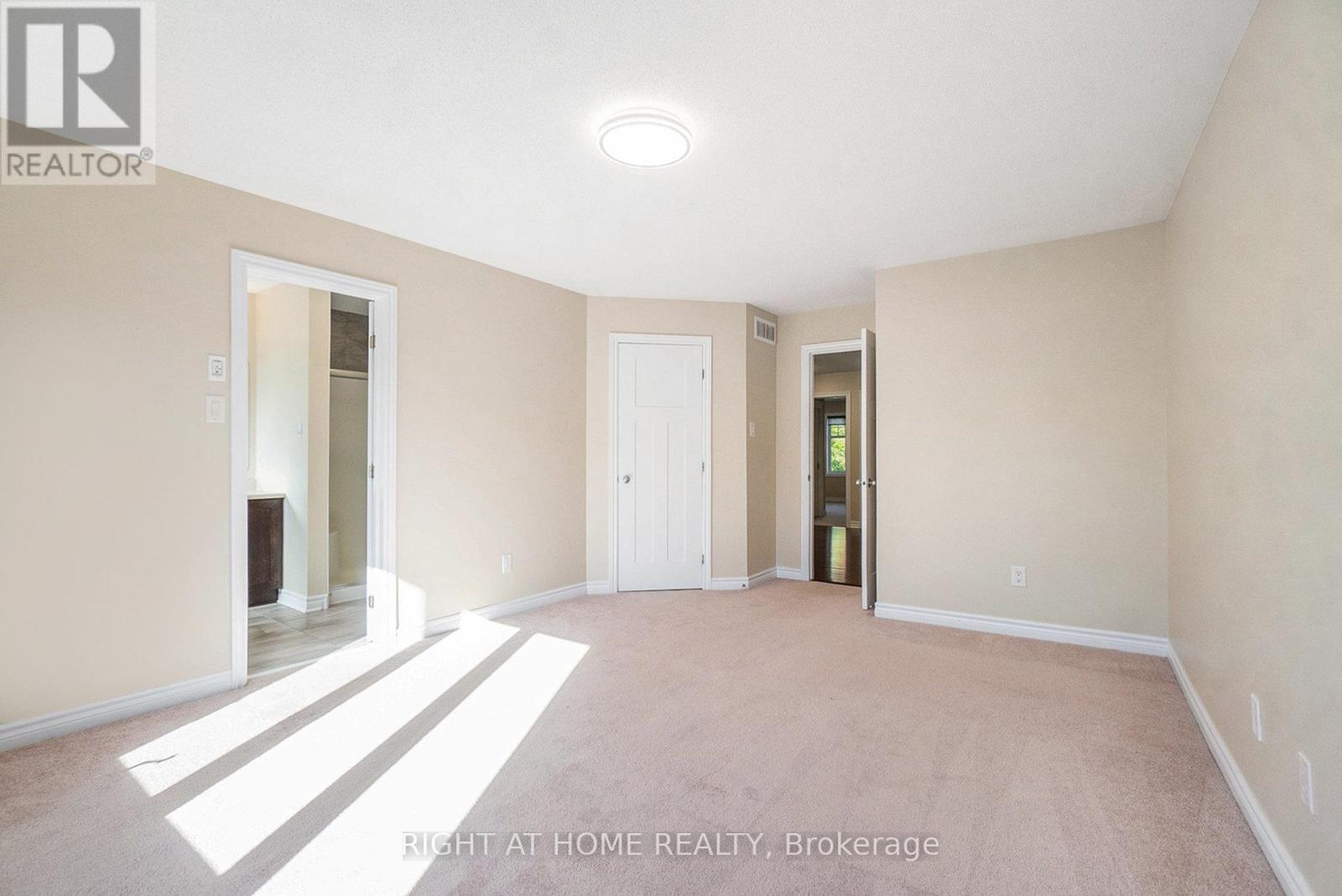 928 Bunchberry Way, Ottawa, Ontario  K1T 0L6 - Photo 40 - X12420281