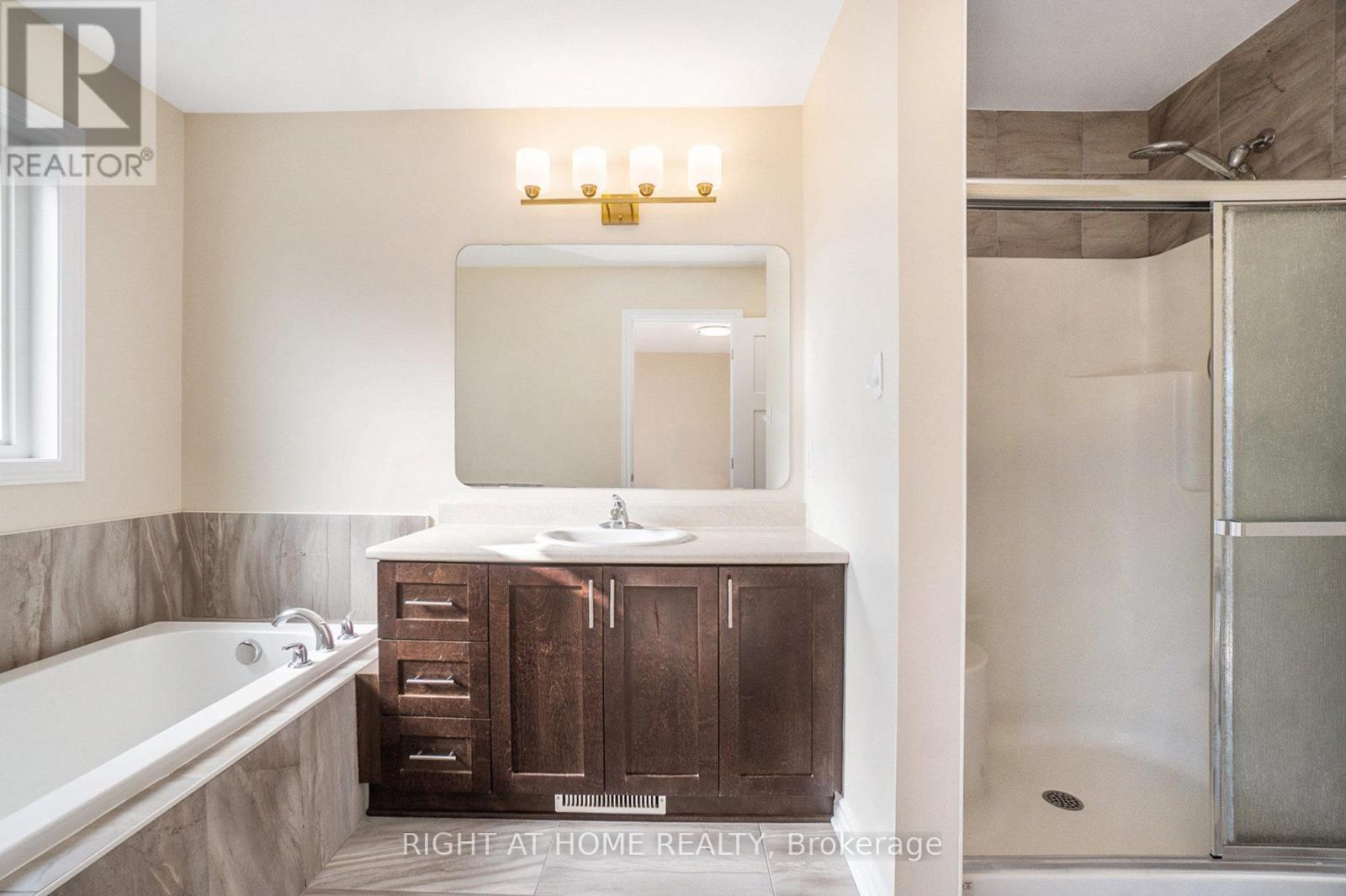 928 Bunchberry Way, Ottawa, Ontario  K1T 0L6 - Photo 43 - X12420281