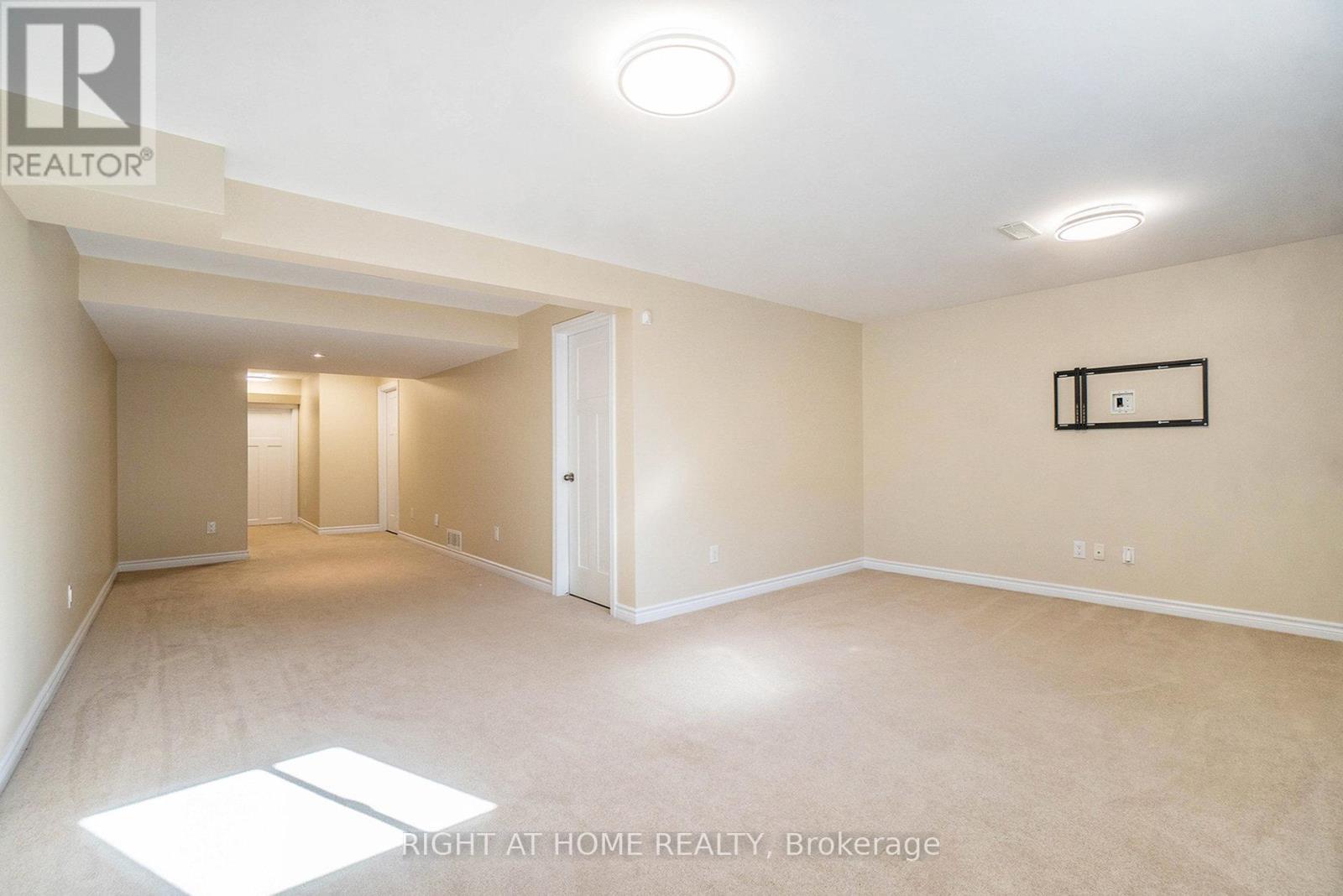 928 Bunchberry Way, Ottawa, Ontario  K1T 0L6 - Photo 47 - X12420281
