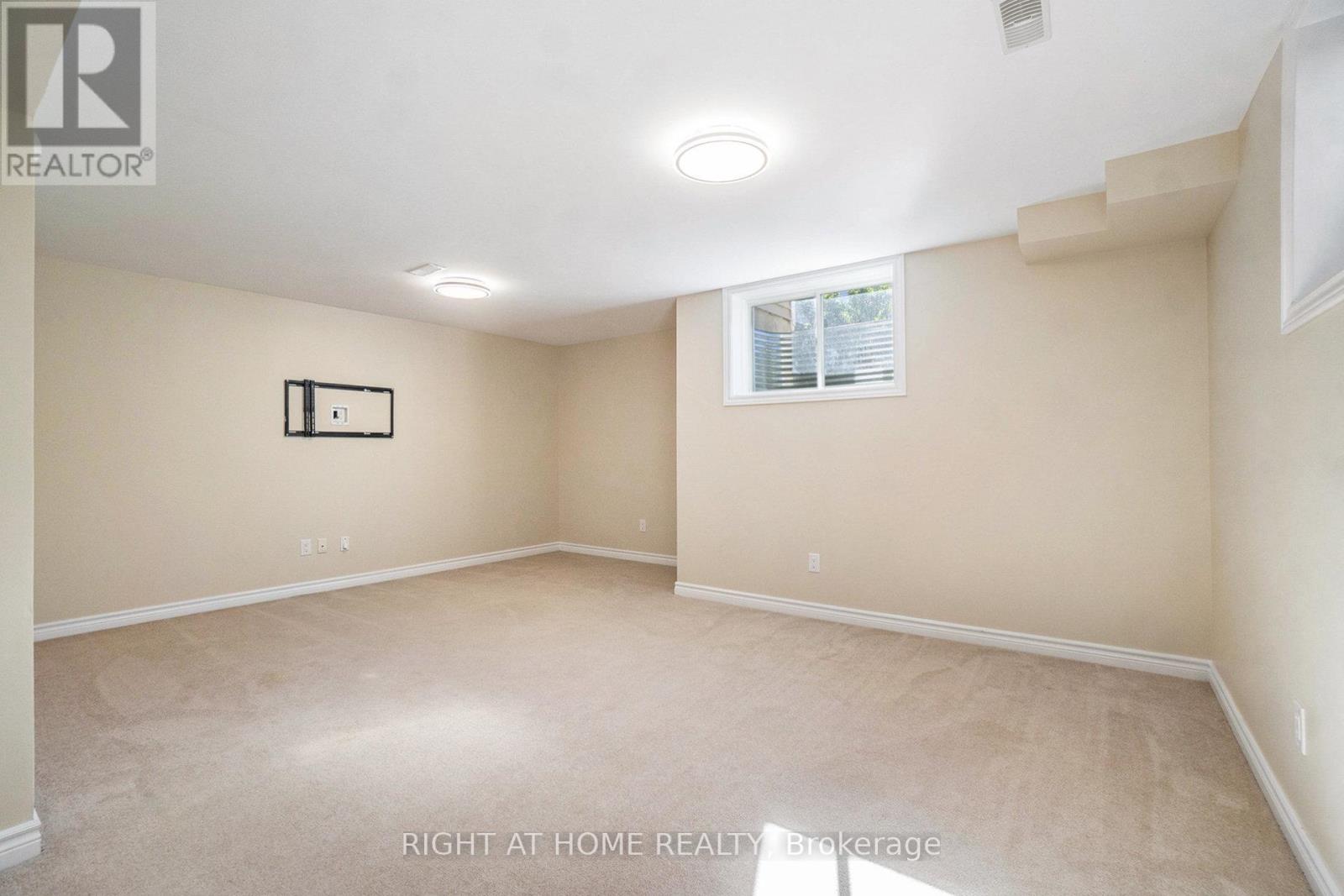 928 Bunchberry Way, Ottawa, Ontario  K1T 0L6 - Photo 48 - X12420281
