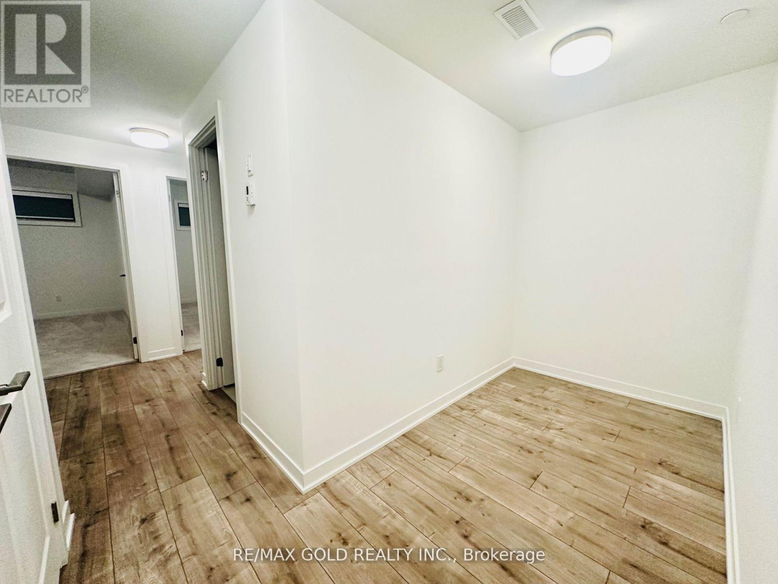 13 - 4015 Hickory Drive, Mississauga, Ontario  L4W 1L1 - Photo 7 - W12420231