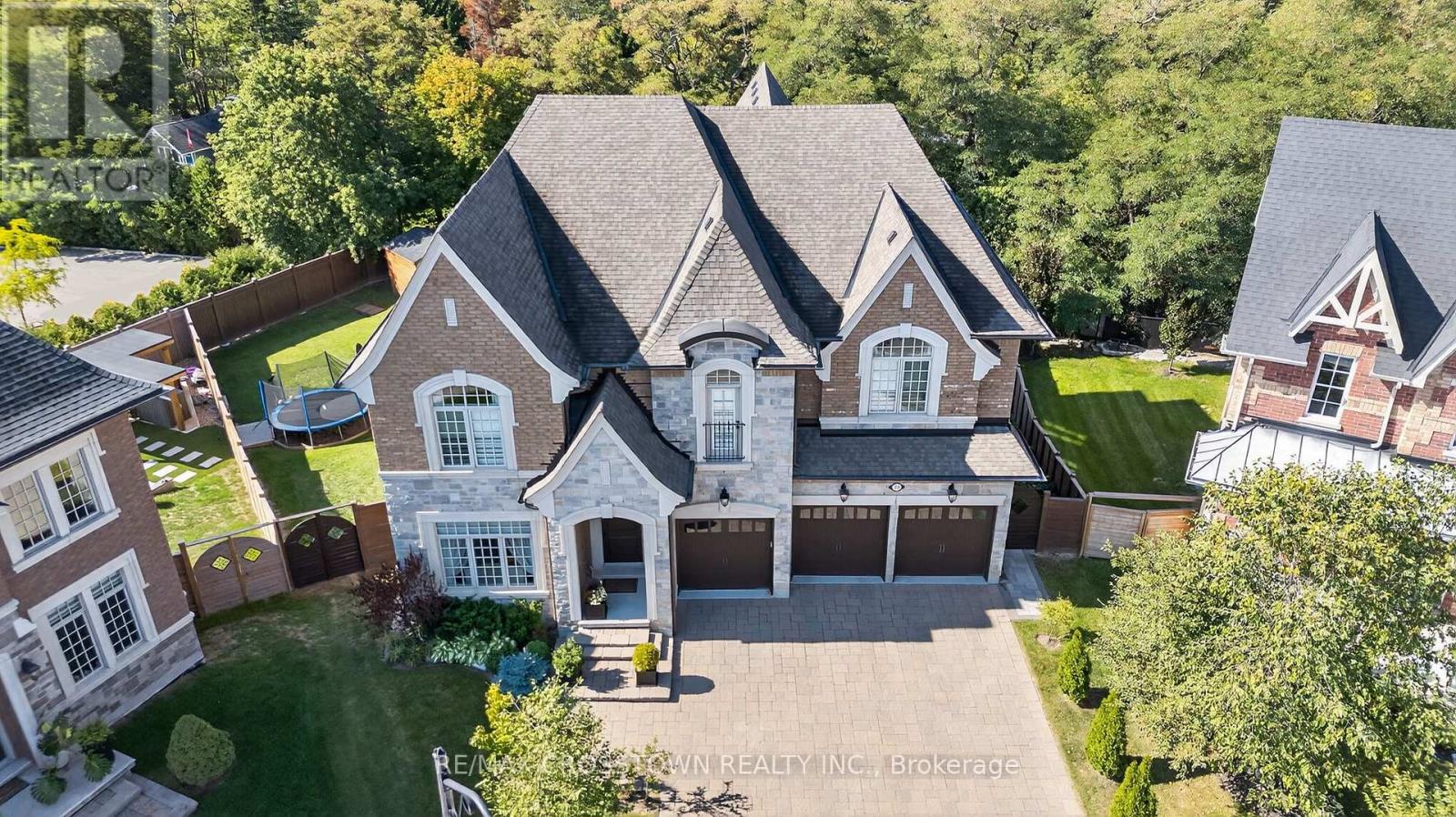 10 ANNSLEYWOOD COURT, Vaughan, Ontario