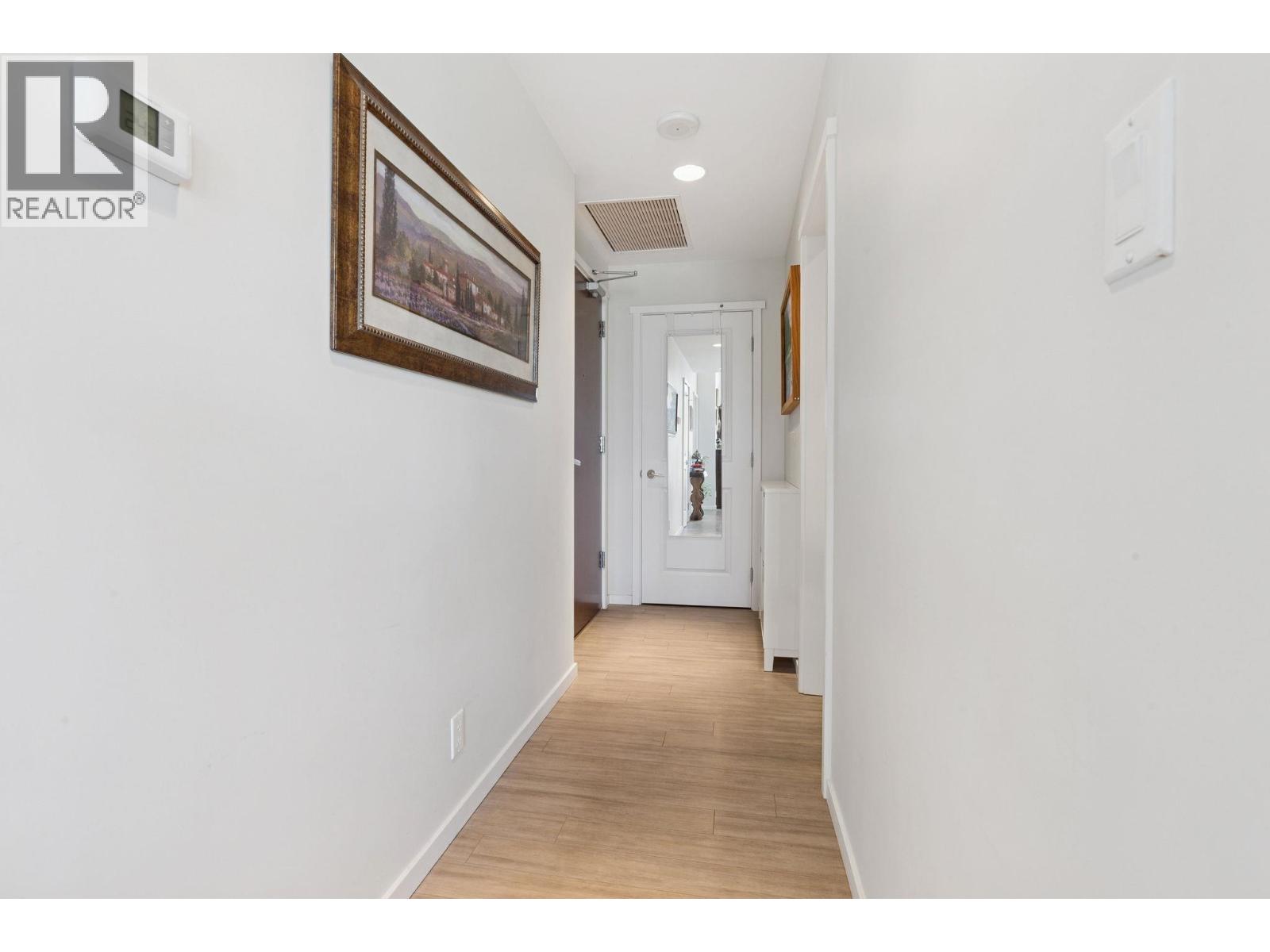 3105 3102 Windsor Gate, Coquitlam, British Columbia  V3B 0J3 - Photo 9 - R3050997