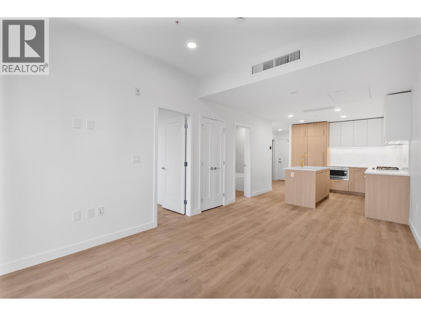 2xx 375 CLAYTON STREET, Coquitlam, British Columbia