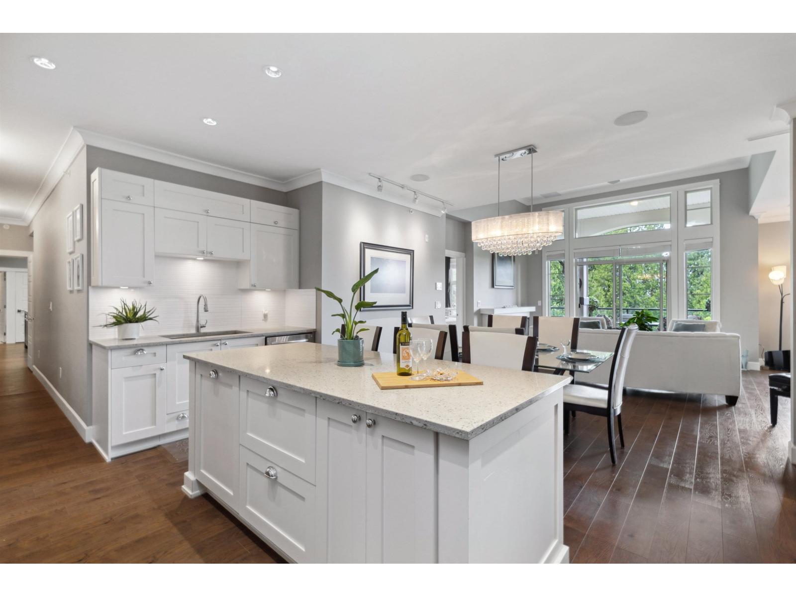 304 15155 36 Avenue, Surrey, British Columbia  V3Z 4R3 - Photo 1 - R3049780