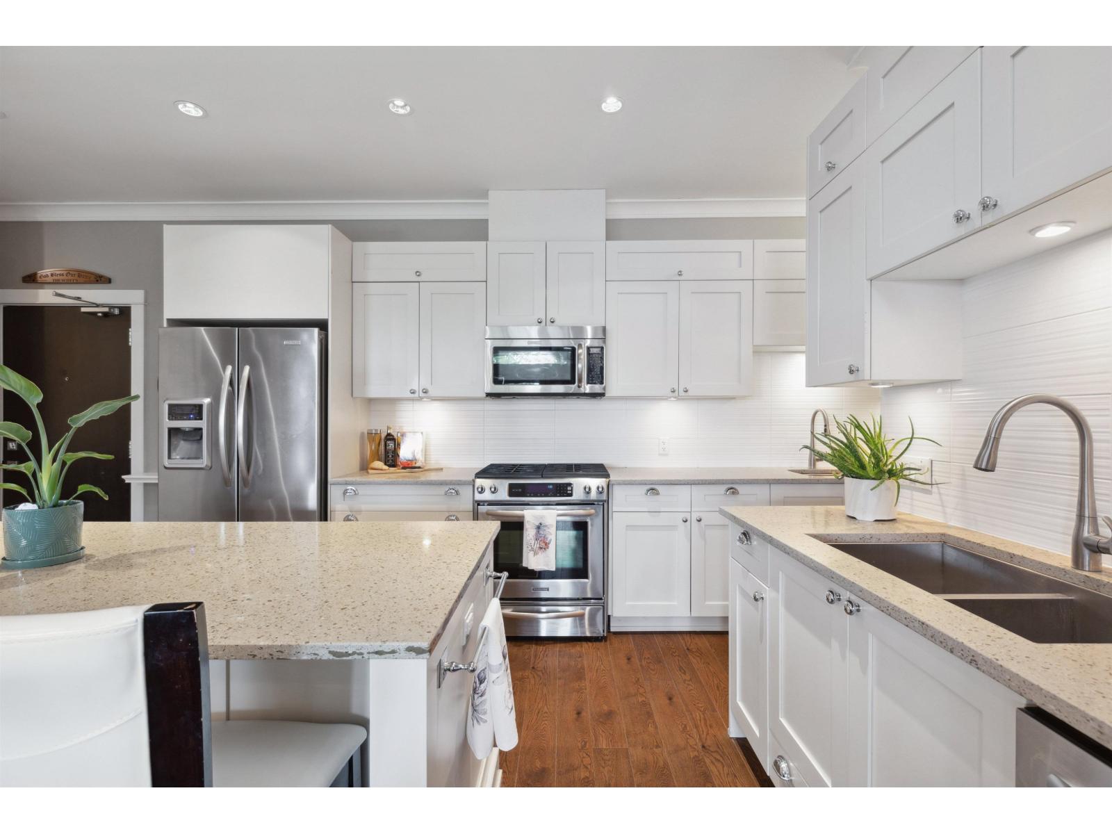 304 15155 36 Avenue, Surrey, British Columbia  V3Z 4R3 - Photo 4 - R3049780