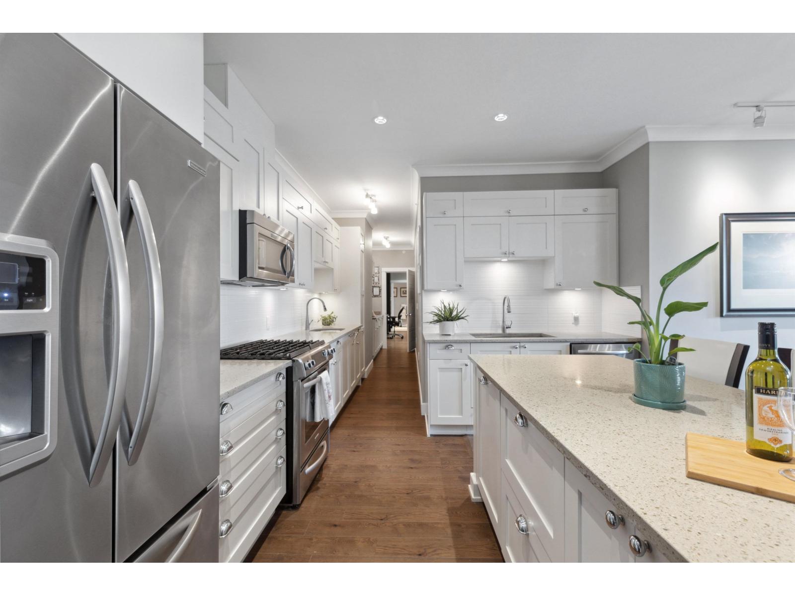 304 15155 36 Avenue, Surrey, British Columbia  V3Z 4R3 - Photo 2 - R3049780