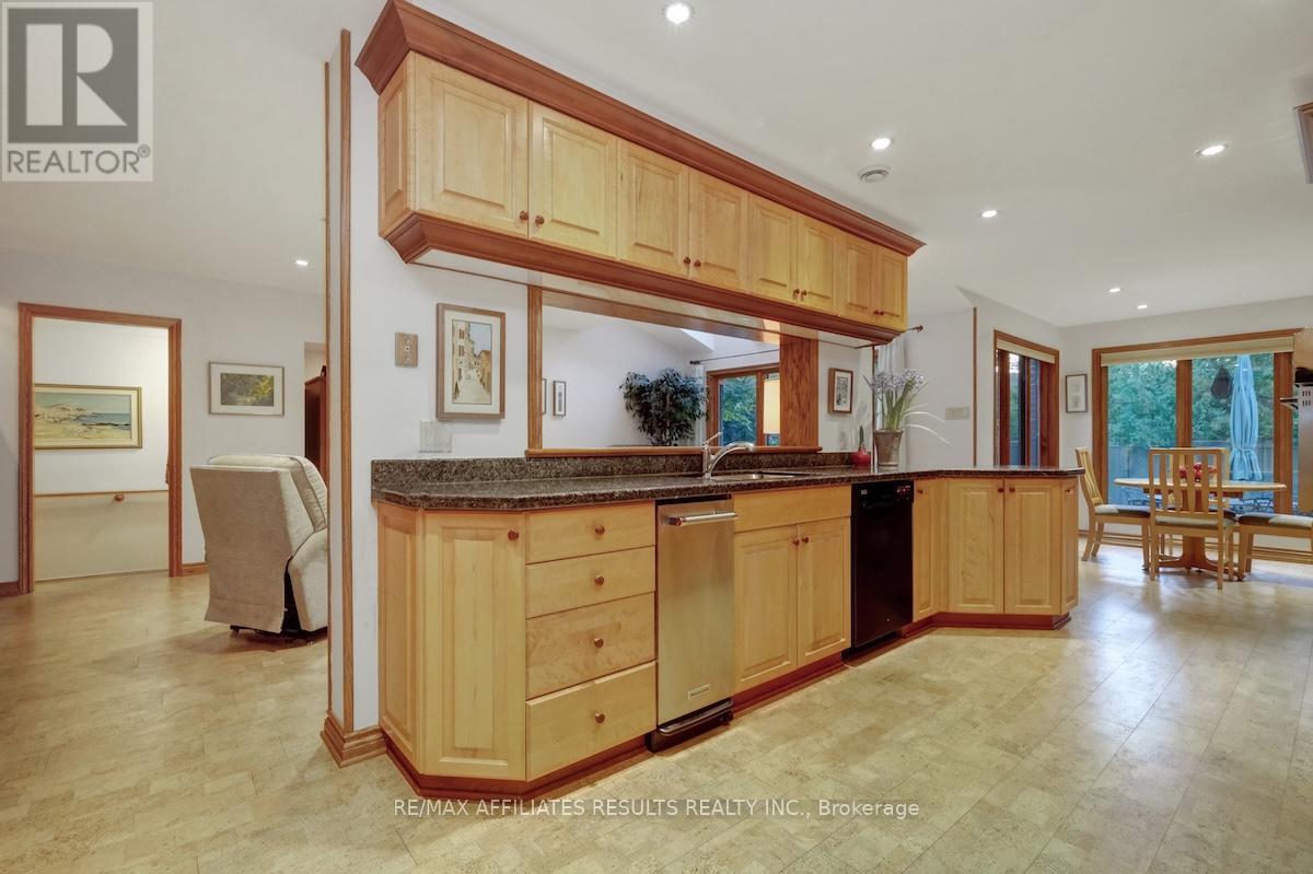 30 Pentland Crescent, Ottawa, Ontario  K2K 1V5 - Photo 12 - X12420305