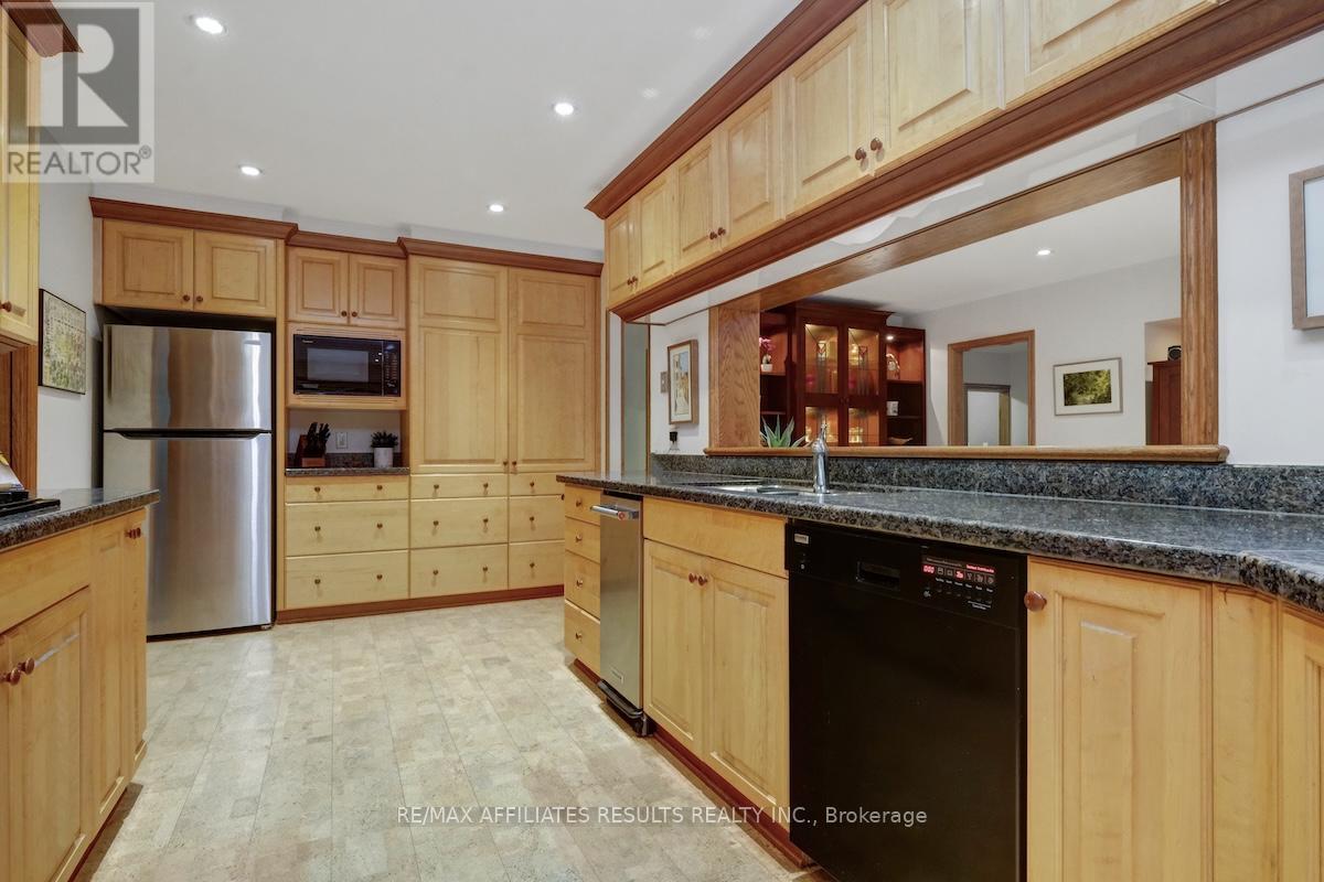 30 Pentland Crescent, Ottawa, Ontario  K2K 1V5 - Photo 17 - X12420305