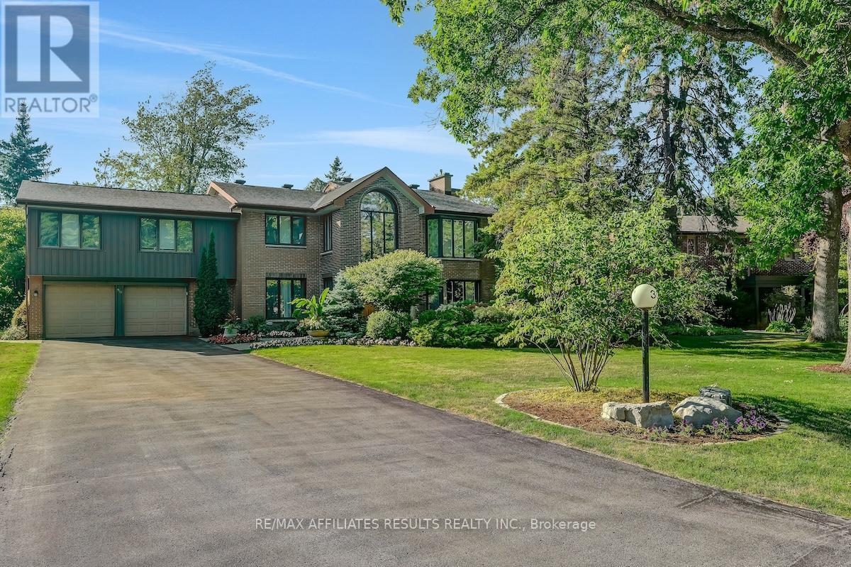 30 Pentland Crescent, Ottawa, Ontario  K2K 1V5 - Photo 2 - X12420305