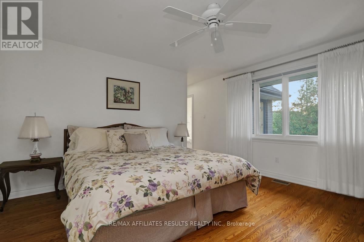 30 Pentland Crescent, Ottawa, Ontario  K2K 1V5 - Photo 34 - X12420305