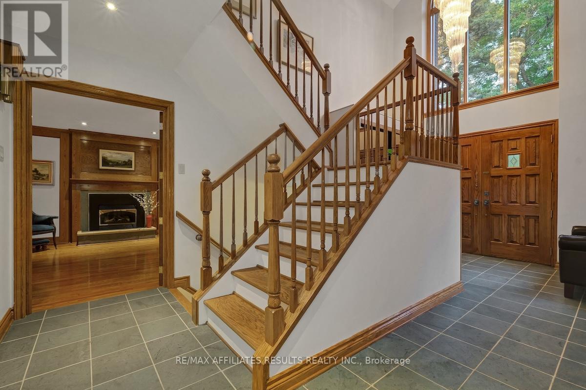 30 Pentland Crescent, Ottawa, Ontario  K2K 1V5 - Photo 5 - X12420305