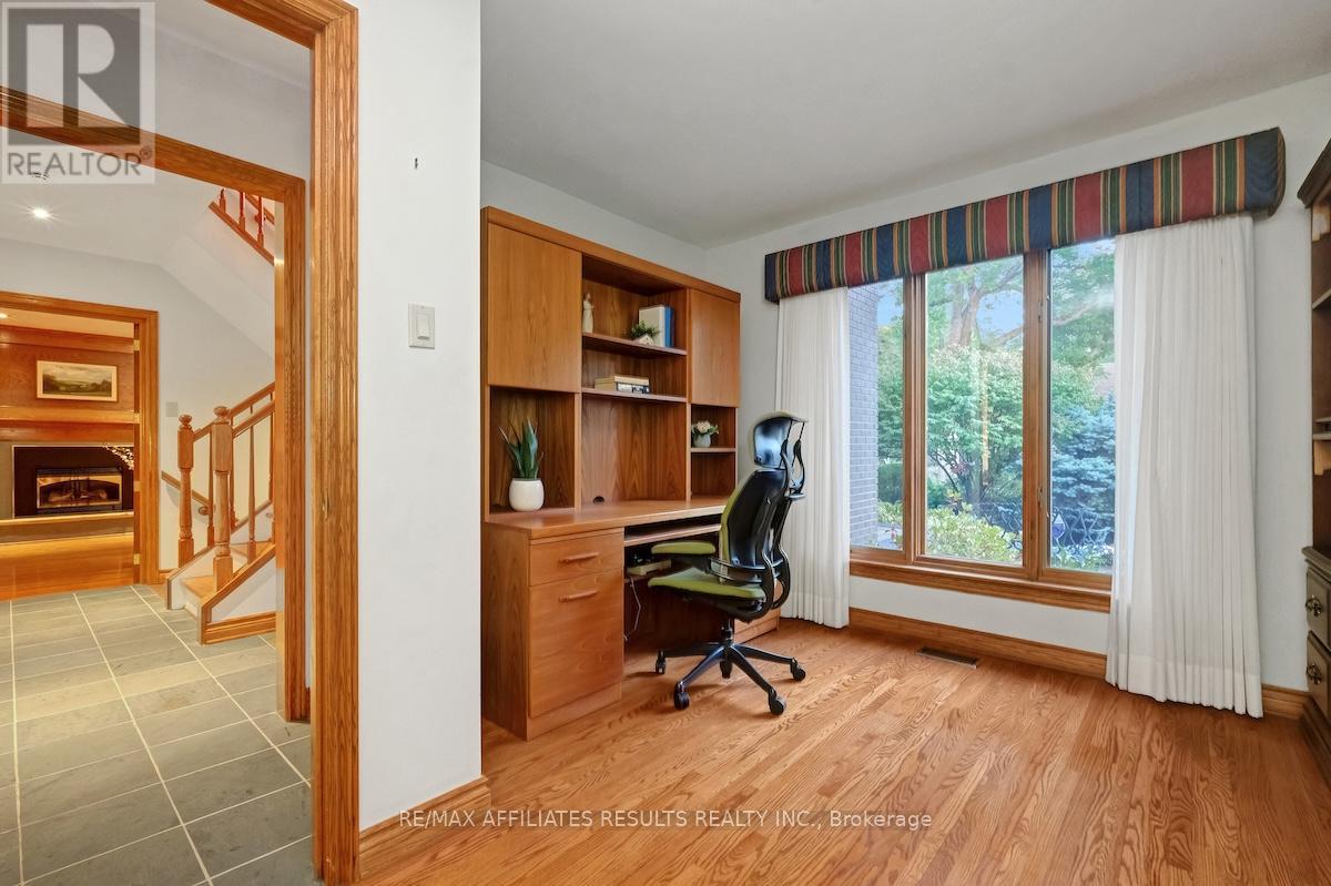 30 Pentland Crescent, Ottawa, Ontario  K2K 1V5 - Photo 6 - X12420305
