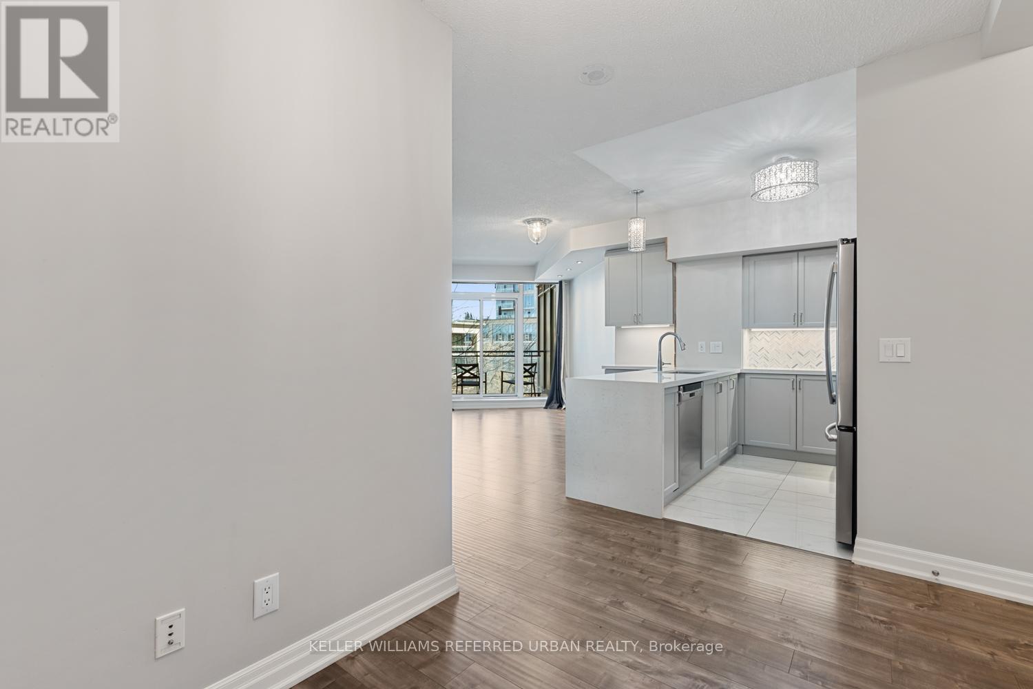 409 - 2121 Lake Shore Boulevard W, Toronto, Ontario M8V 4E9 - Photo 10 - W12420293