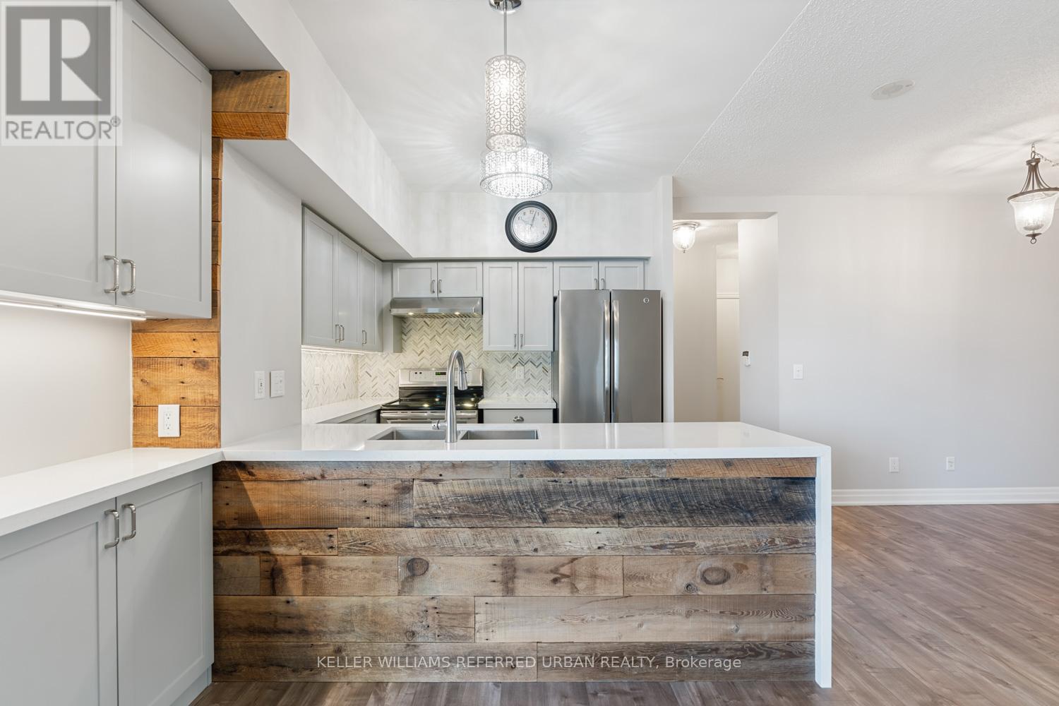 409 - 2121 Lake Shore Boulevard W, Toronto, Ontario M8V 4E9 - Photo 12 - W12420293