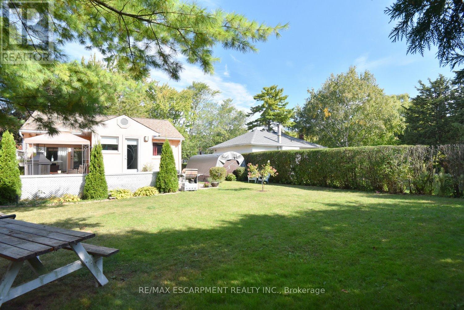 26 Heywood Avenue, St. Catharines, Ontario  L2M 2M8 - Photo 39 - X12420278