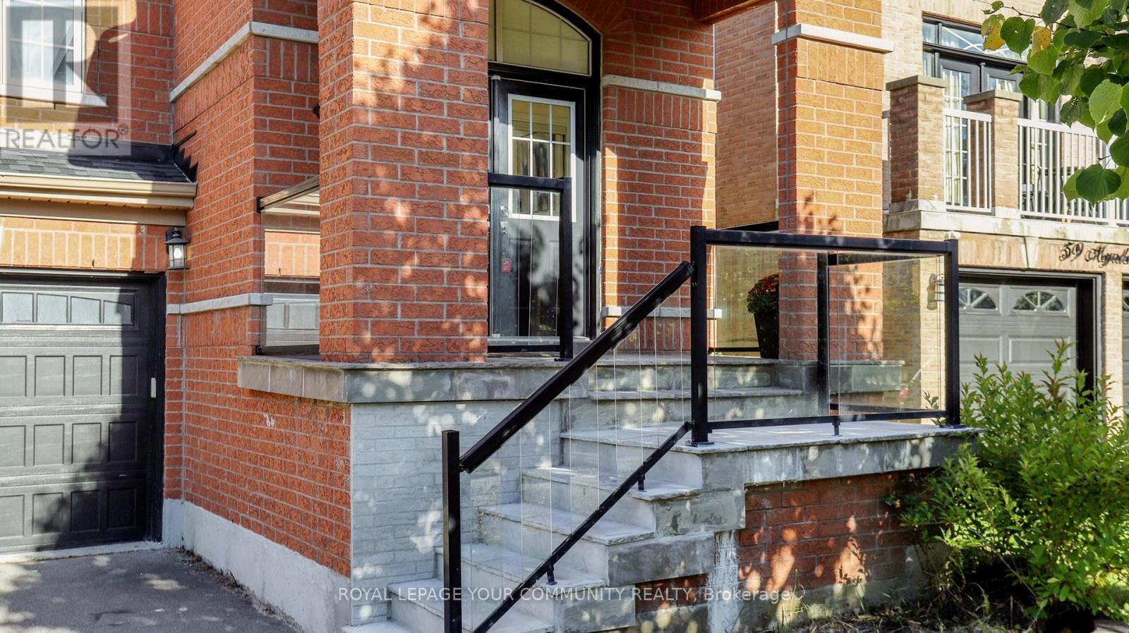 61 Mynden Way, Newmarket, Ontario  L3X 3A8 - Photo 3 - N12419291