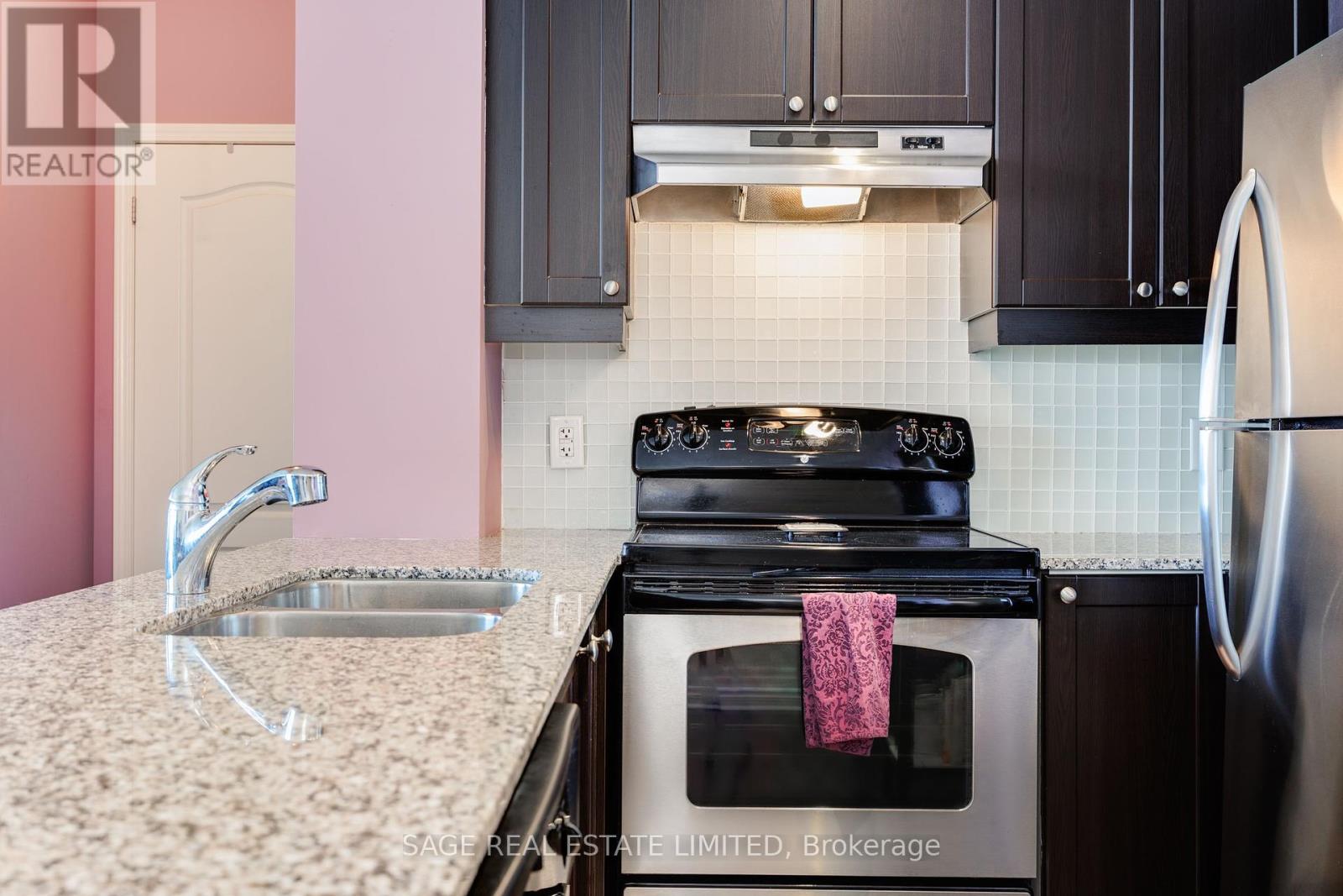 1302 - 3865 Lake Shore Boulevard W, Toronto, Ontario M8W 0A2 - Photo 7 - W12418757