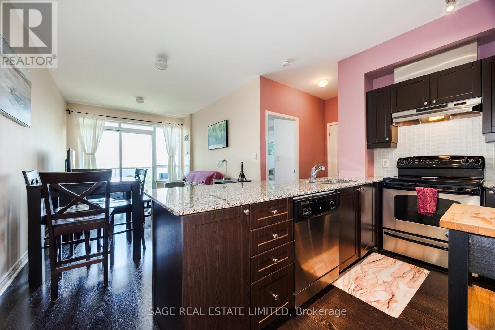 1302 - 3865 Lake Shore Boulevard W, Toronto, Ontario M8W 0A2 - Photo 4 - W12418757