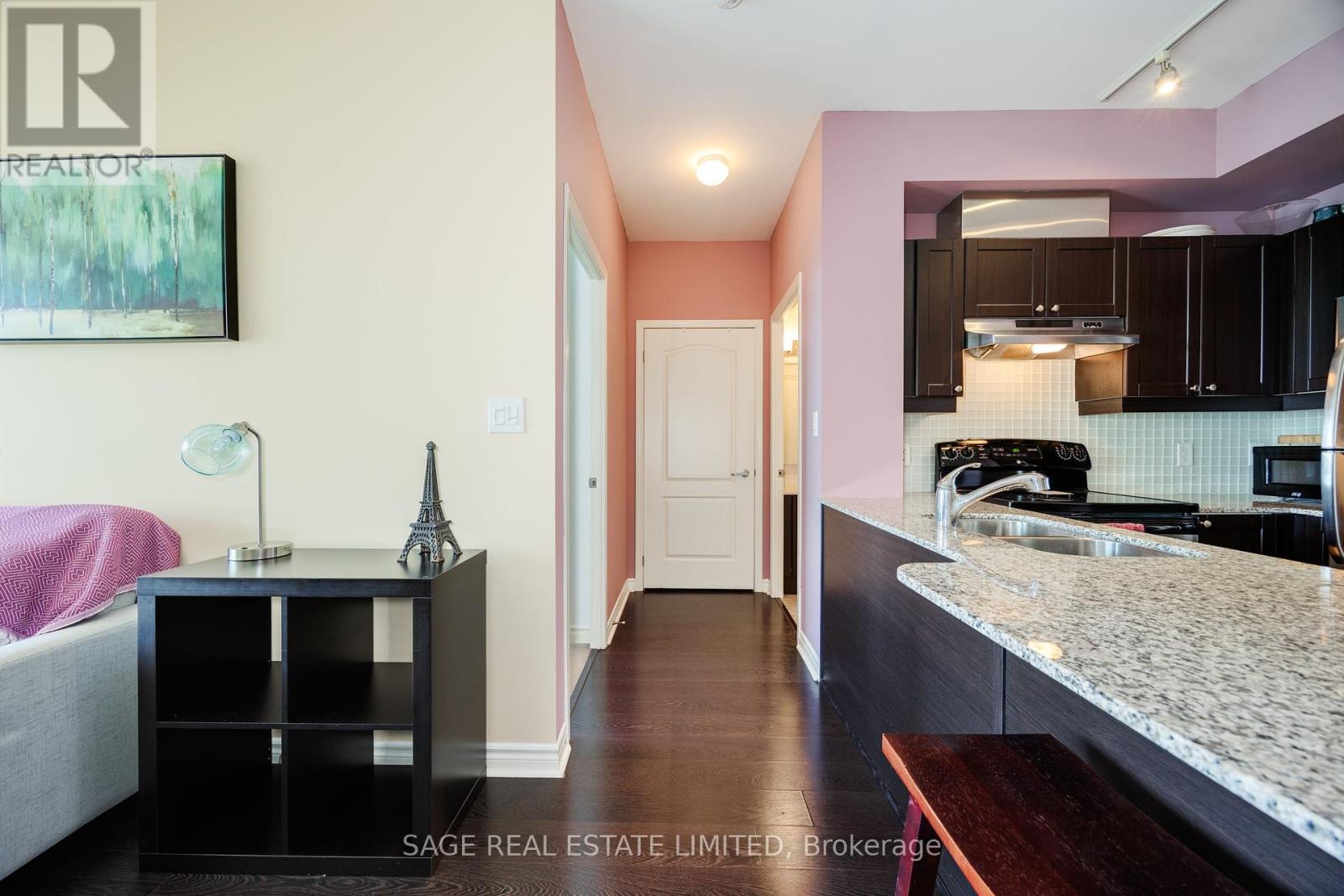 1302 - 3865 Lake Shore Boulevard W, Toronto, Ontario M8W 0A2 - Photo 8 - W12418757