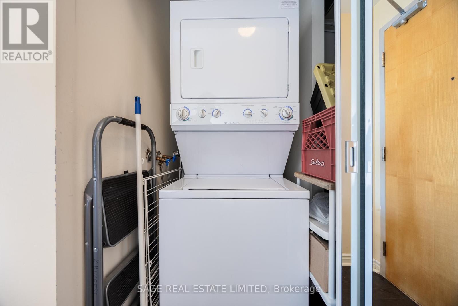 1302 - 3865 Lake Shore Boulevard W, Toronto, Ontario M8W 0A2 - Photo 17 - W12418757