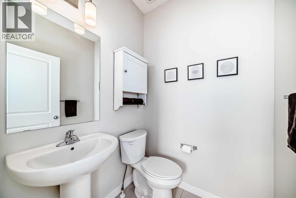 610 Hillcrest Road Sw, Airdrie, Alberta  T4B 4C8 - Photo 10 - A2255761