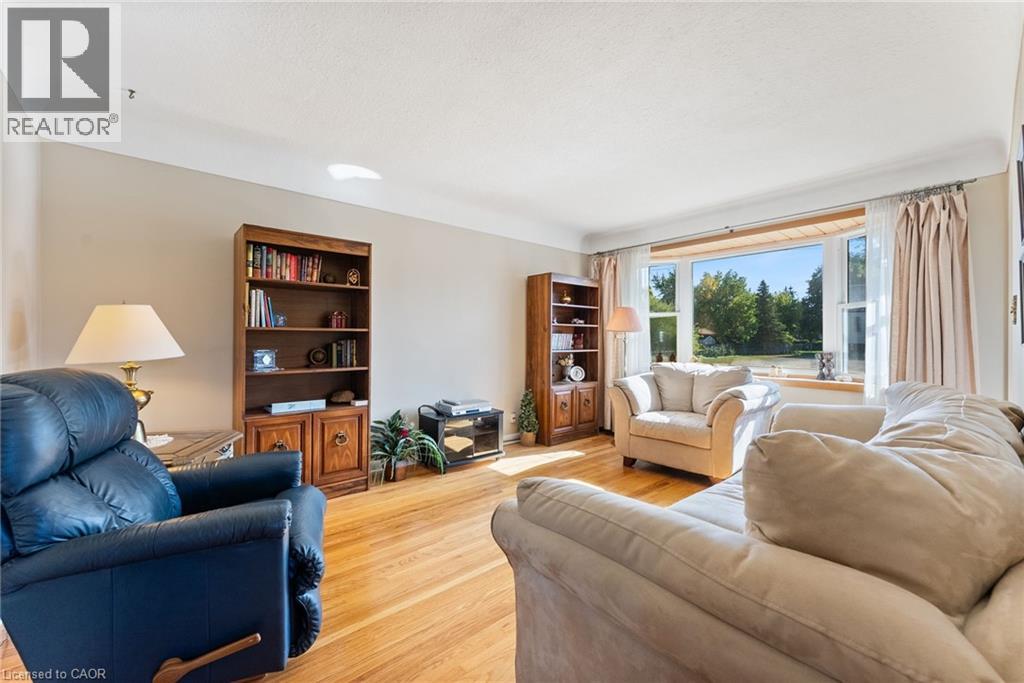 136 Warren Avenue, Hamilton, Ontario  L9A 3E1 - Photo 6 - 40770522