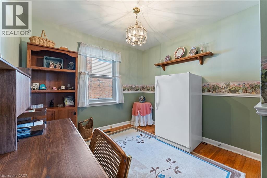 136 Warren Avenue, Hamilton, Ontario  L9A 3E1 - Photo 11 - 40770522