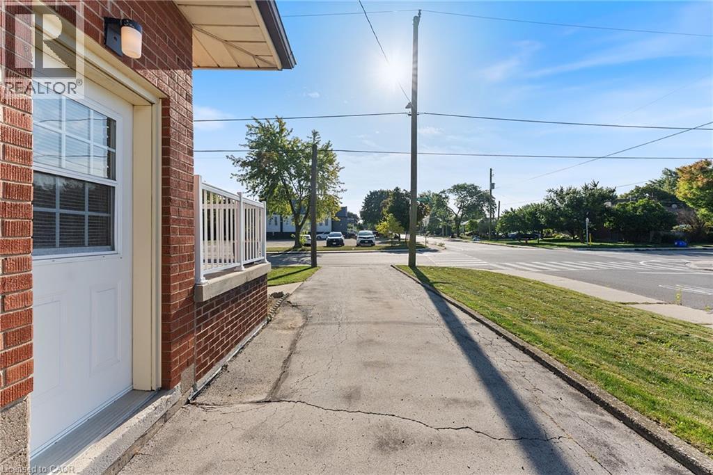 136 Warren Avenue, Hamilton, Ontario  L9A 3E1 - Photo 19 - 40770522