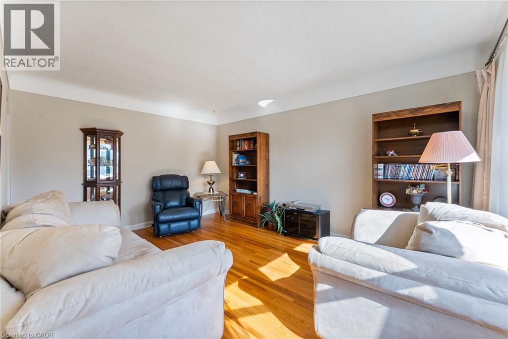 136 Warren Avenue, Hamilton, Ontario  L9A 3E1 - Photo 7 - 40770522