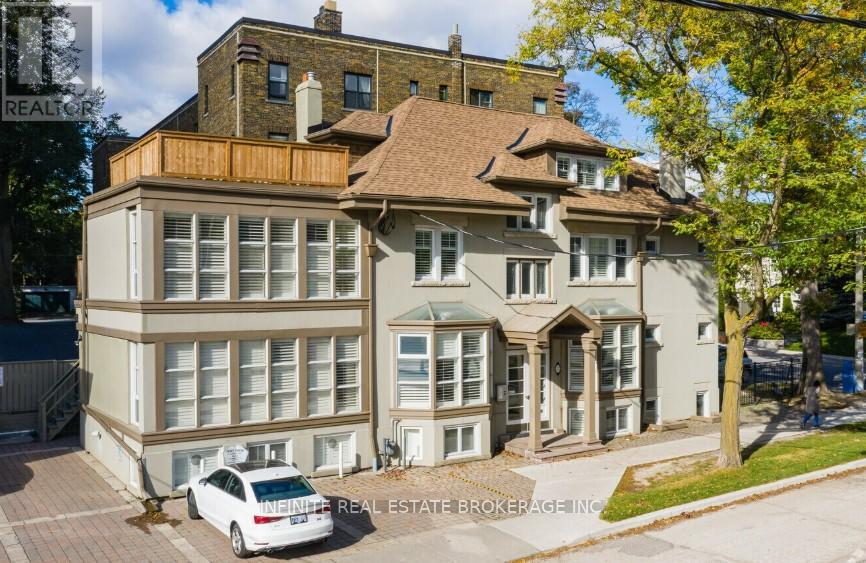 102 - 12 LAWTON BOULEVARD, Toronto, Ontario