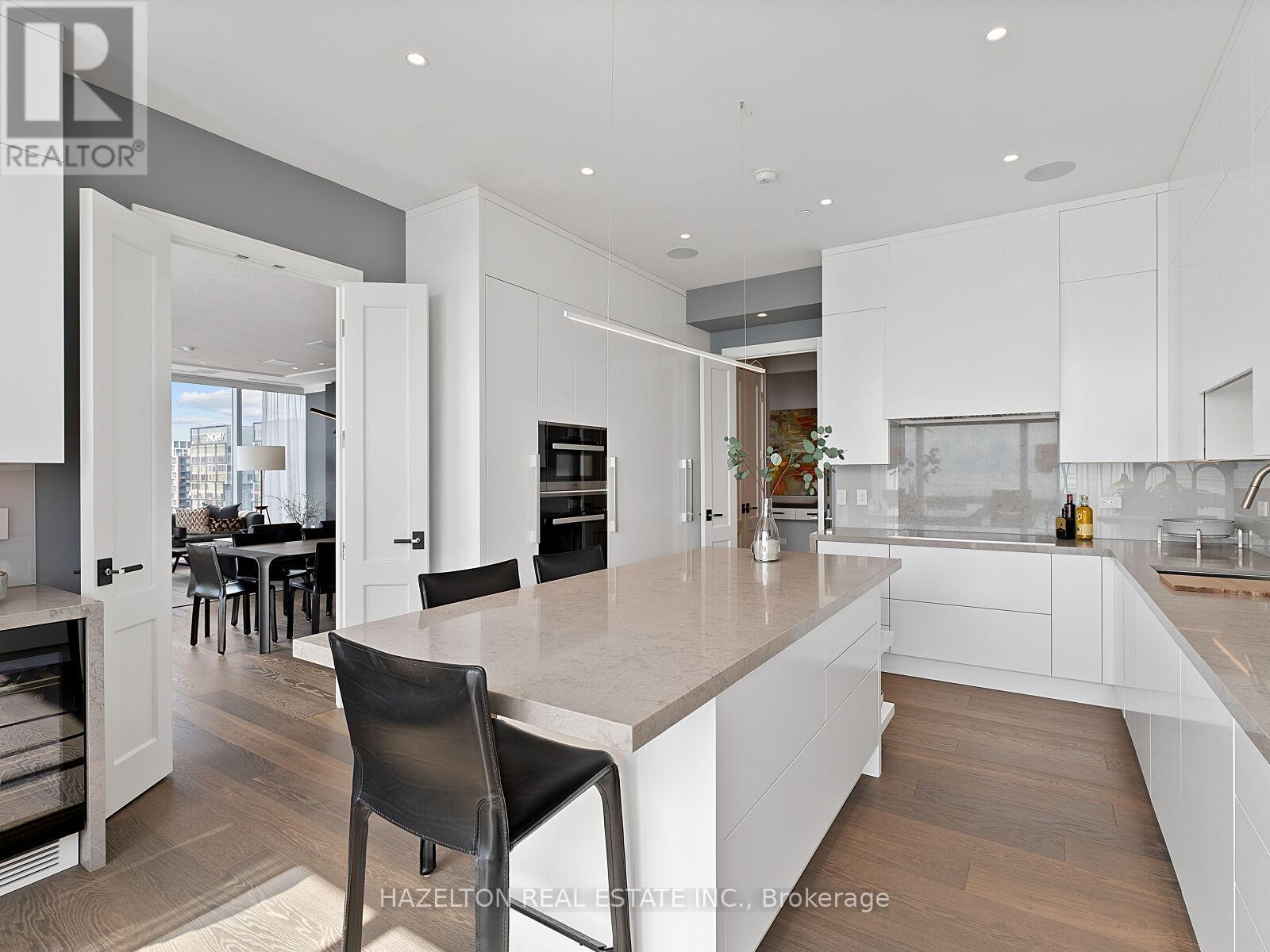 4006 - 183 Wellington Street W, Toronto, Ontario  M5V 0A1 - Photo 12 - C12420321
