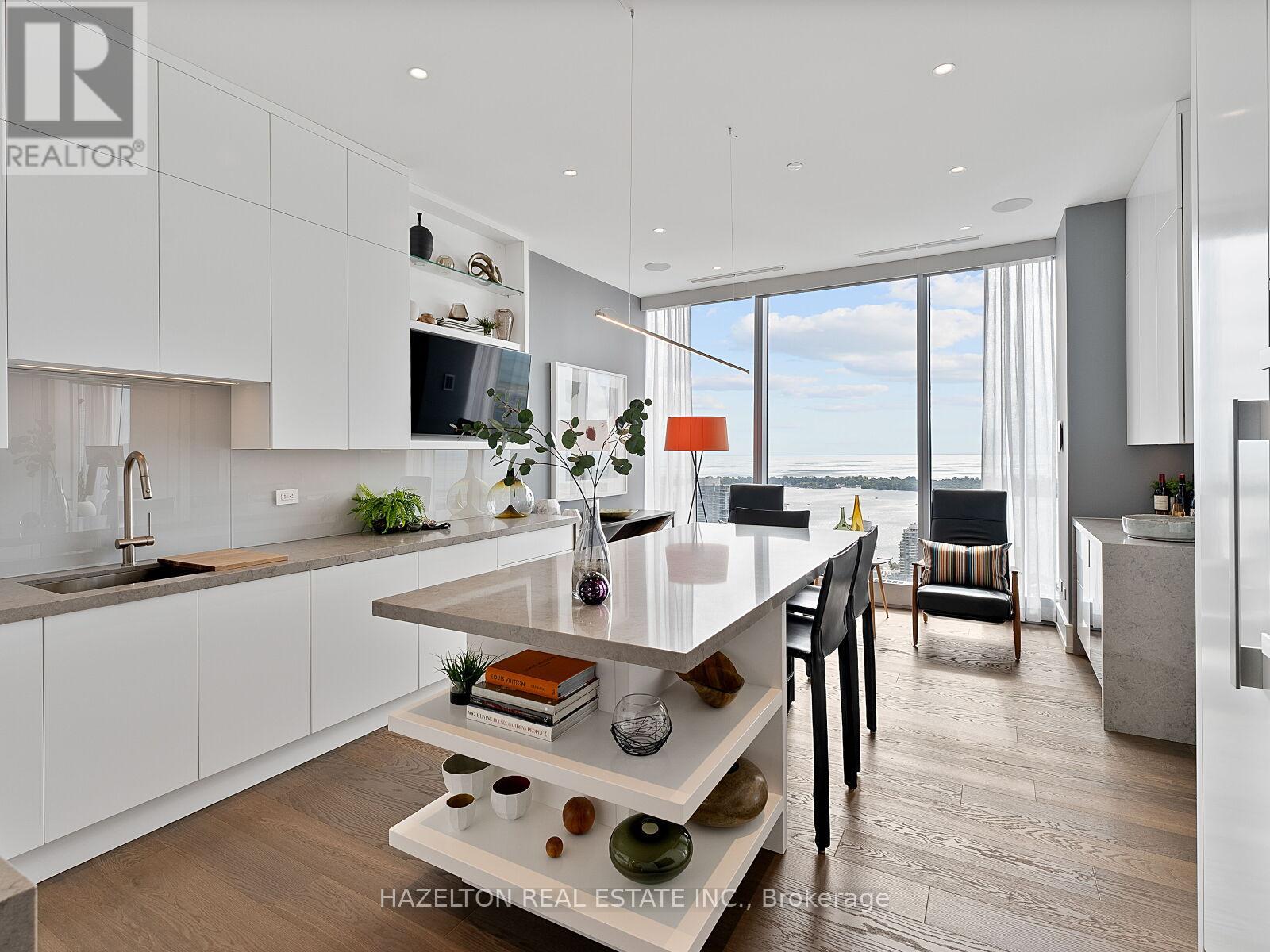 4006 - 183 Wellington Street W, Toronto, Ontario  M5V 0A1 - Photo 7 - C12420321