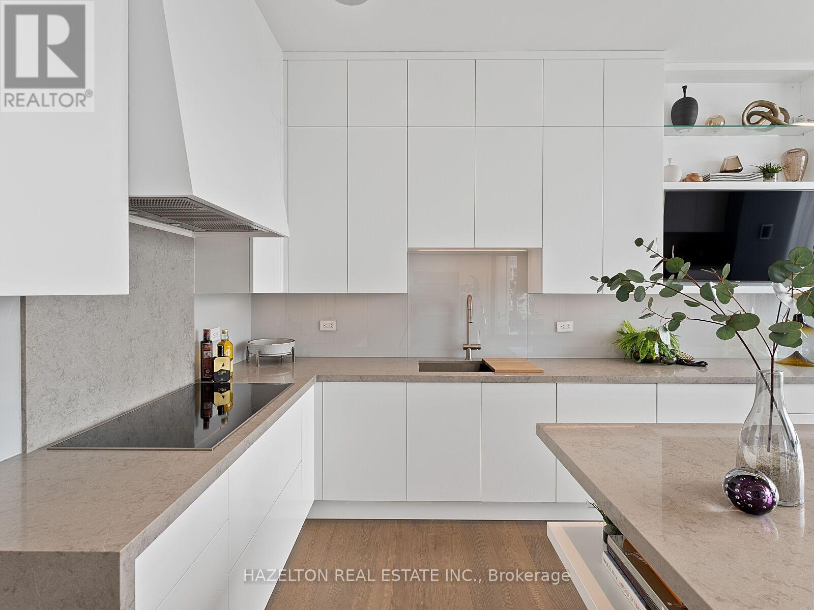 4006 - 183 Wellington Street W, Toronto, Ontario  M5V 0A1 - Photo 8 - C12420321