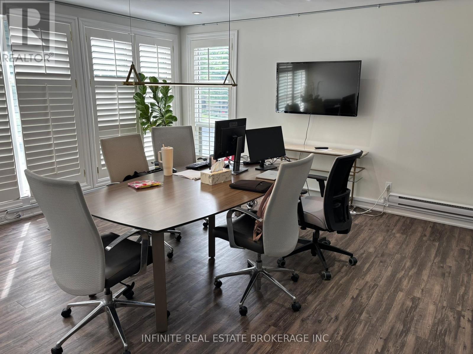 200 - 12 Lawton Boulevard, Toronto, Ontario  M4V 1Z4 - Photo 5 - C12420322