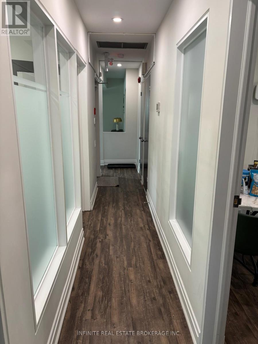 200 - 12 Lawton Boulevard, Toronto, Ontario  M4V 1Z4 - Photo 6 - C12420322