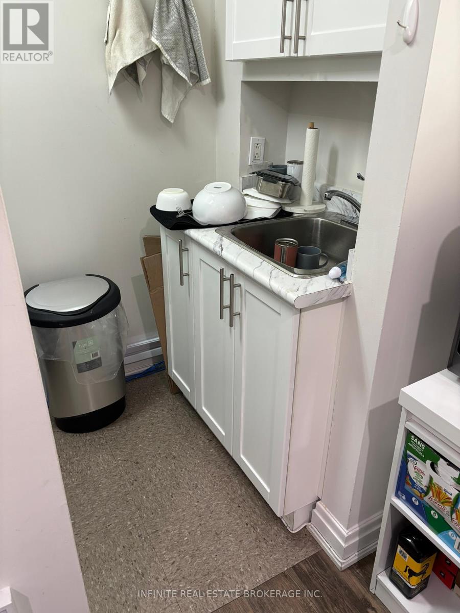 200 - 12 Lawton Boulevard, Toronto, Ontario  M4V 1Z4 - Photo 8 - C12420322