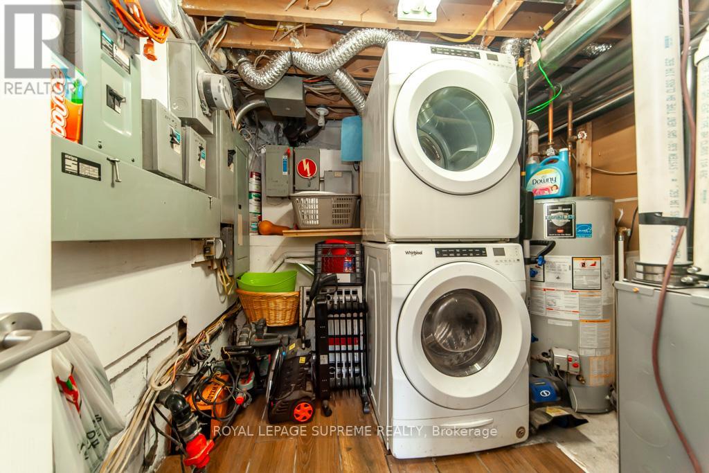 529 Rogers Road, Toronto, Ontario  M6M 1B4 - Photo 14 - W12367262