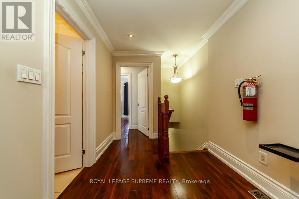 529 Rogers Road, Toronto, Ontario  M6M 1B4 - Photo 21 - W12367262