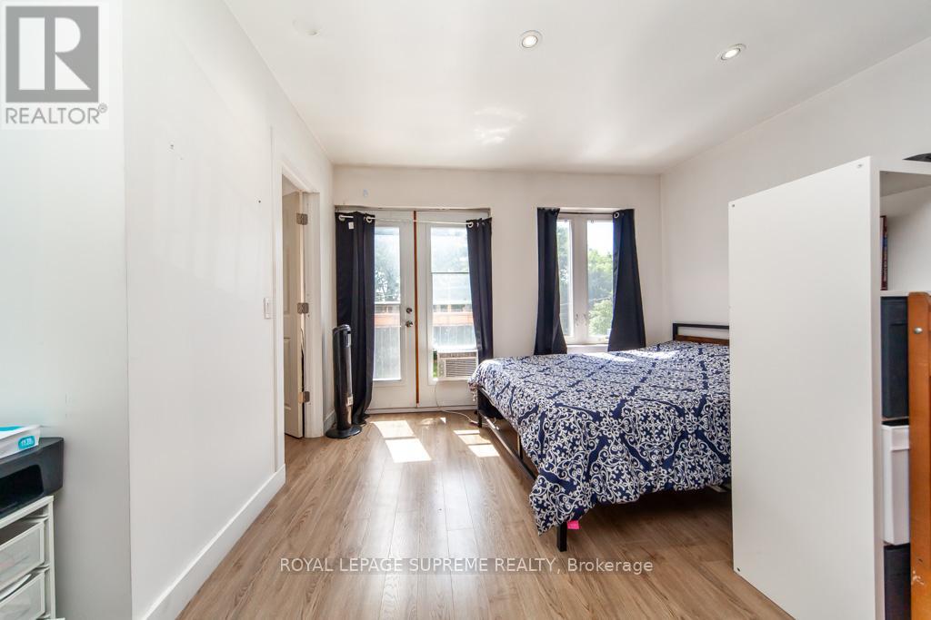 529 Rogers Road, Toronto, Ontario  M6M 1B4 - Photo 30 - W12367262