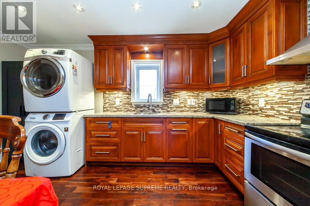 529 Rogers Road, Toronto, Ontario  M6M 1B4 - Photo 19 - W12367262