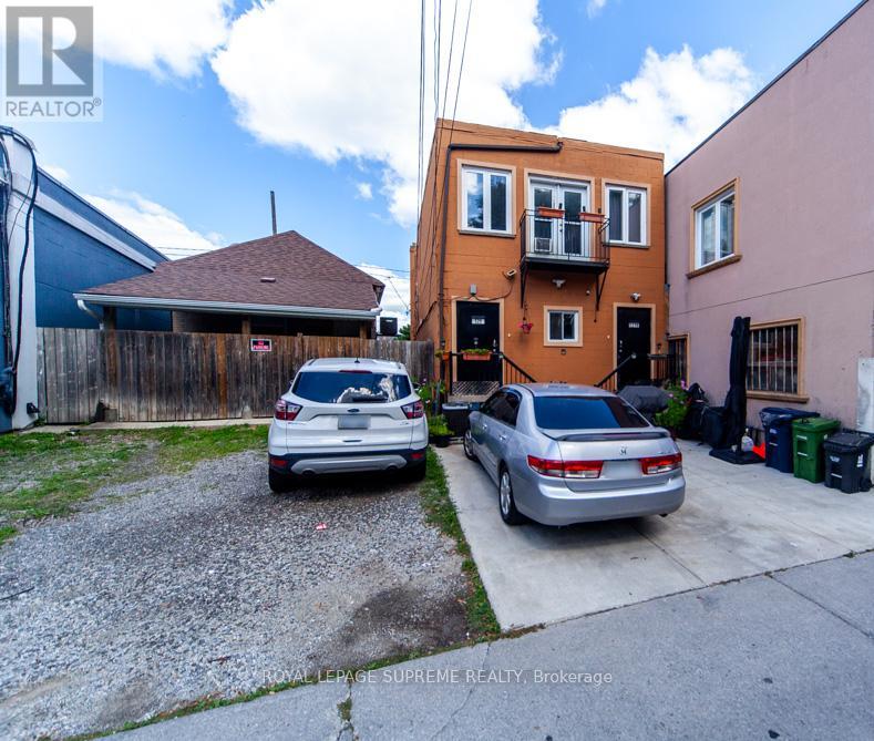 529 Rogers Road, Toronto, Ontario  M6M 1B4 - Photo 33 - W12367262