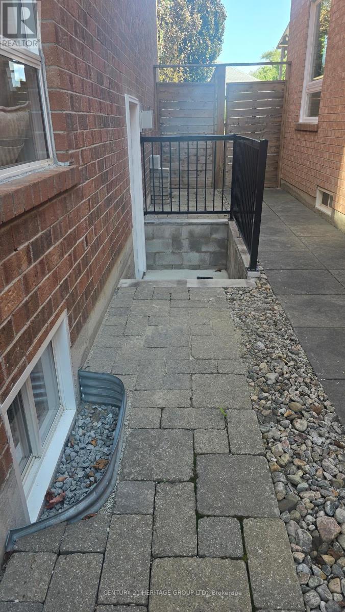 83 Aloe Avenue, Richmond Hill, Ontario  L4E 4N1 - Photo 2 - N12420300