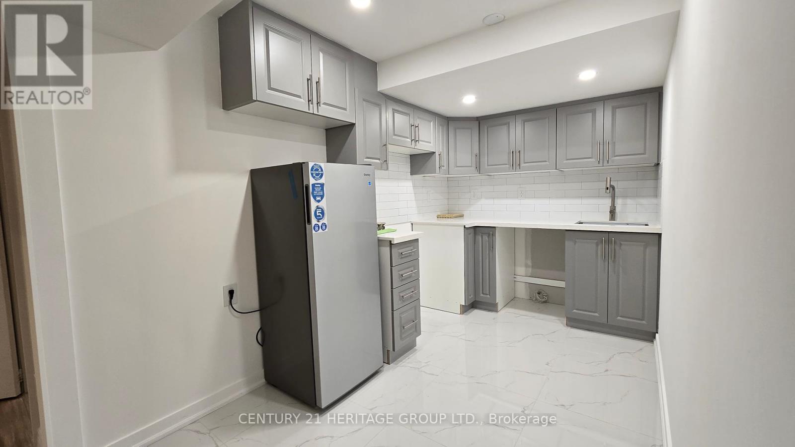 83 Aloe Avenue, Richmond Hill, Ontario  L4E 4N1 - Photo 6 - N12420300
