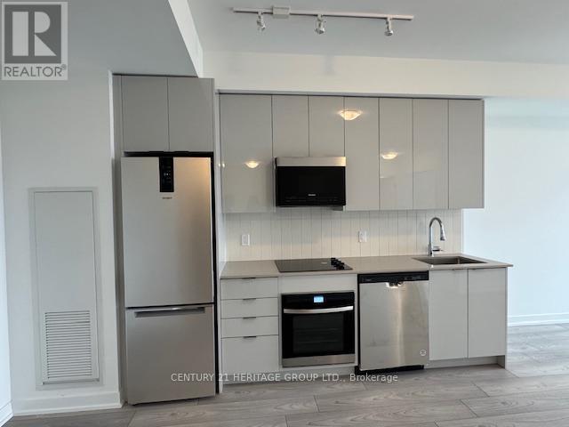807 - 474 Caldari Road, Vaughan, Ontario  L4K 0R5 - Photo 5 - N12420324