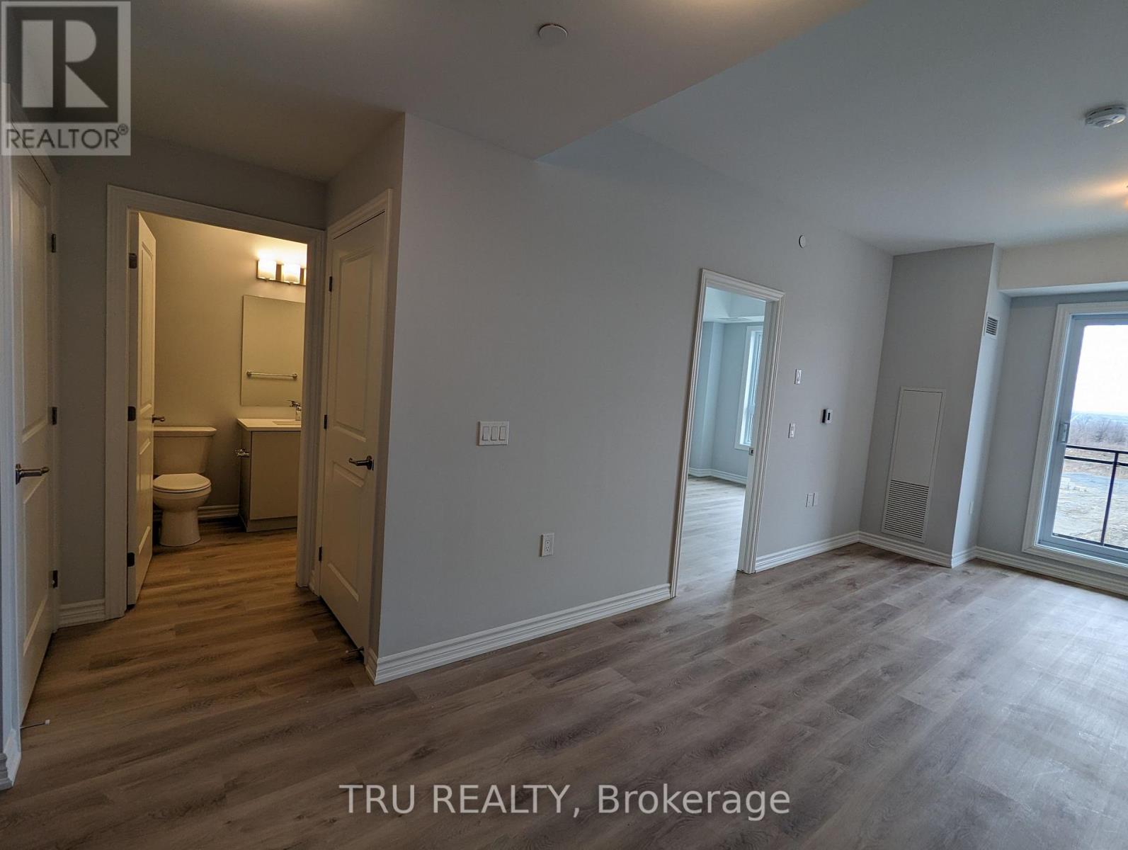 417 - 1350 Hemlock Road, Ottawa, Ontario  K1K 5C2 - Photo 6 - X12371509