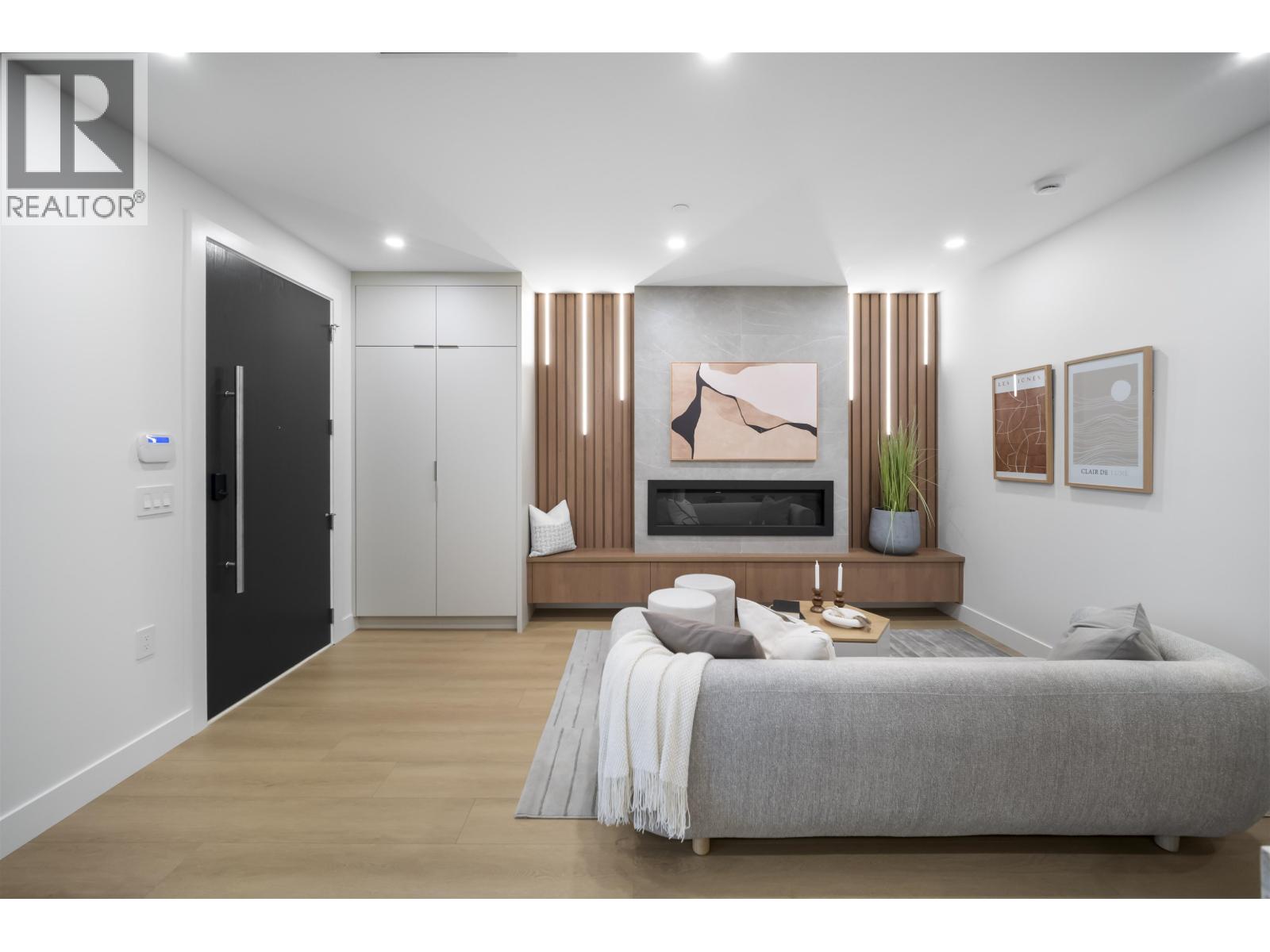 1 2386 E 45th Avenue, Vancouver, British Columbia  V5R 1K3 - Photo 3 - R3050903