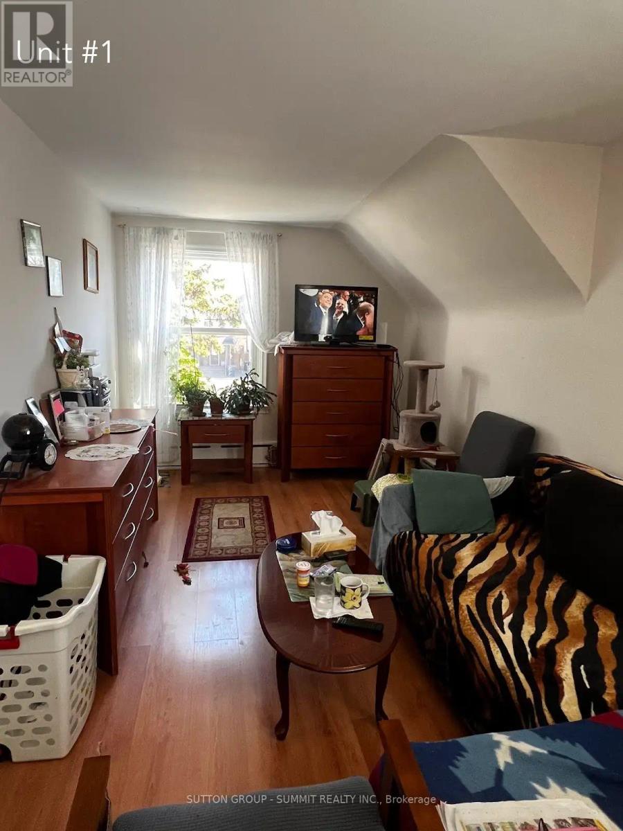 68 Ninth Street, Toronto, Ontario  M8V 3E3 - Photo 3 - W12420307